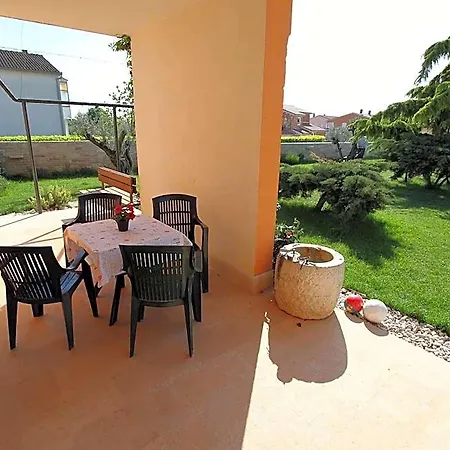 Hotel In With Garden Terrace 2*